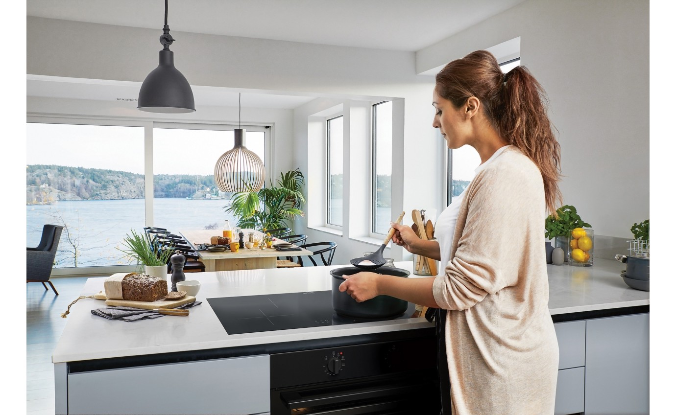 Chef 60cm Fan Forced Oven CVE612DB Fridge & Washer City